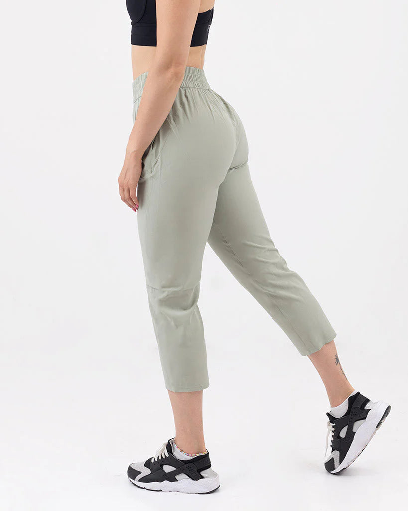 VEVAwear Casual Capri Pants Menthol Green – back view