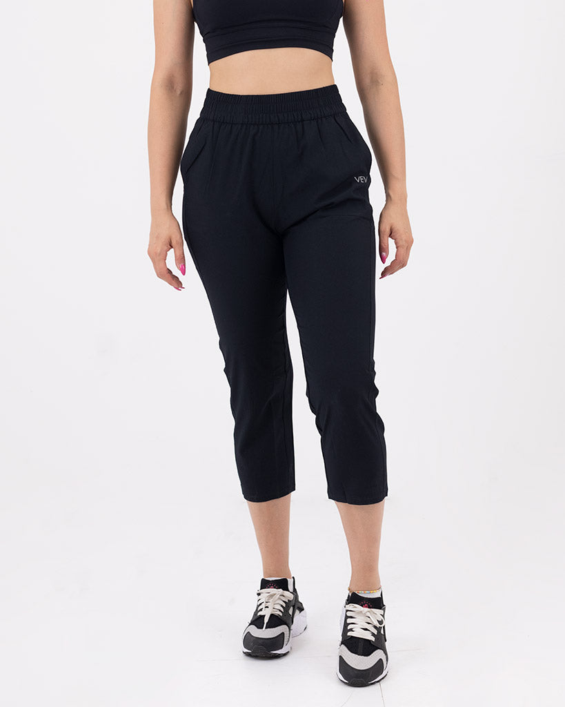 VEVAwear Casual Capri Pants Mighty Black – front view