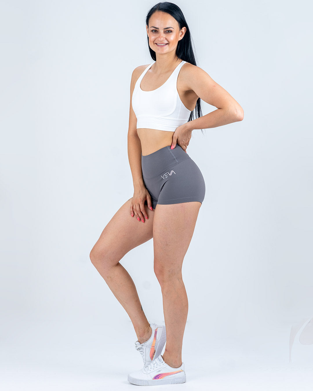 VEVAwear Feather Hot Shorts Stone Gray – detajlni posnetek