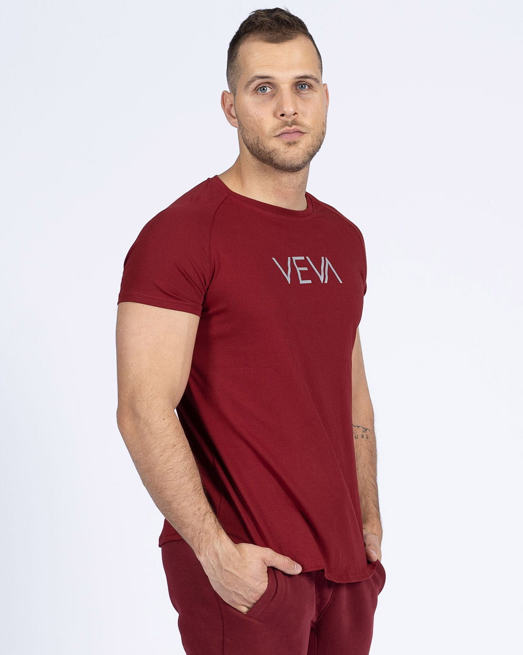 Wine Red Fit T-Shirt detail, large chest logo