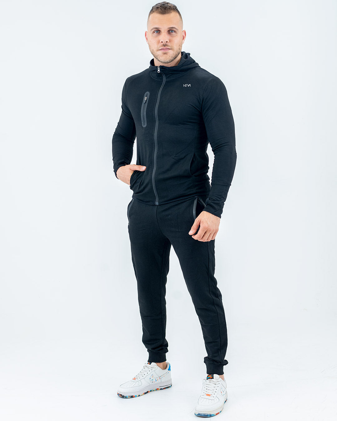 Aero set mighty black, jacket and pants on model