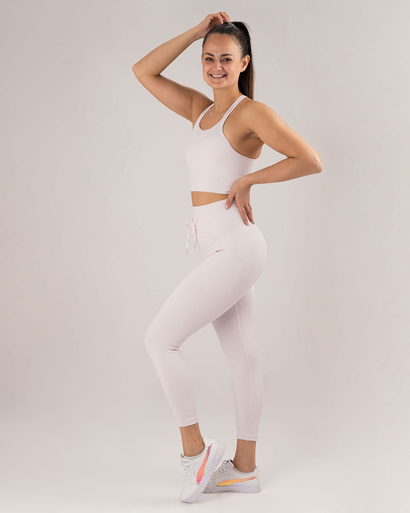 VEVAwear Luxe Ribbed Set Snow Purple – pogled s strani