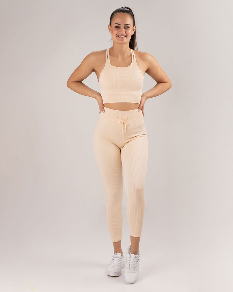 VEVAwear Luxe Ribbed Set Apricot Yellow – pogled s strani