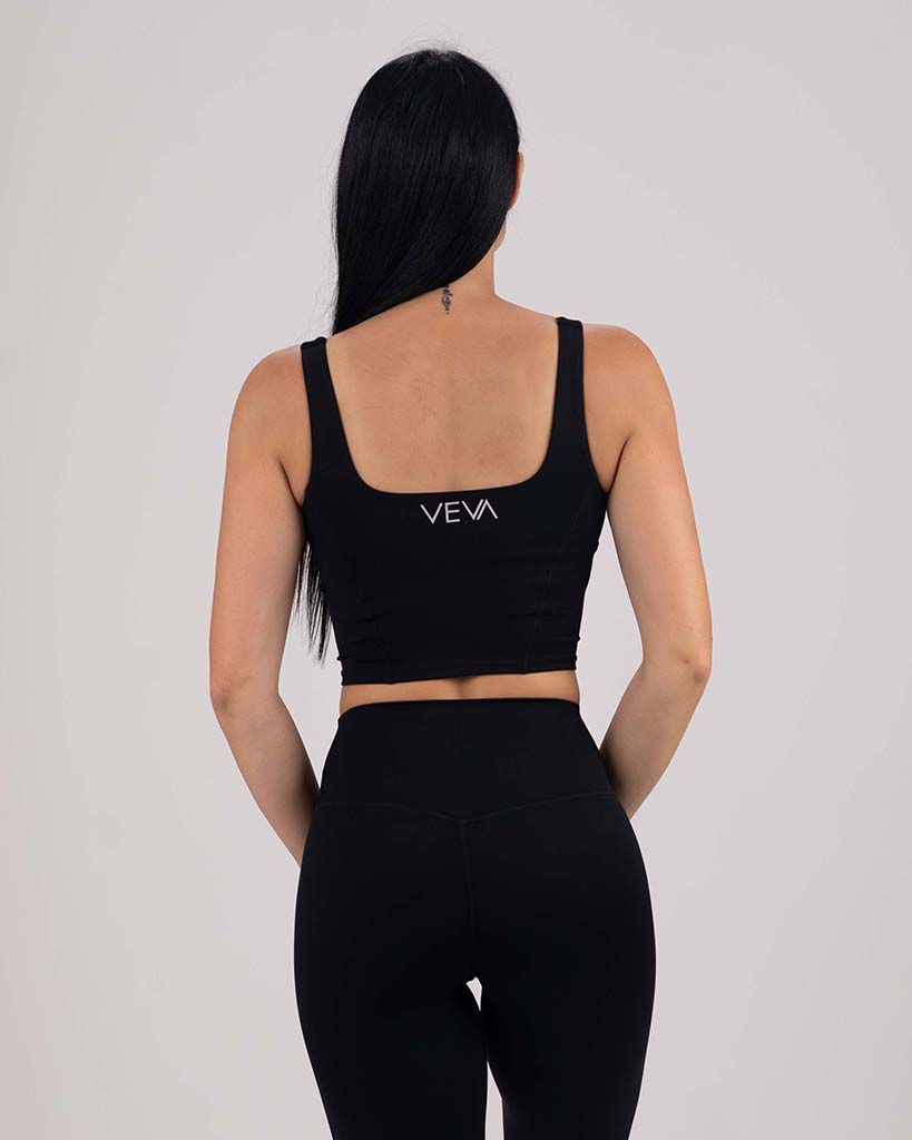 VEVAwear Feather Long Sports Bra Mighty Black – pogled s strani