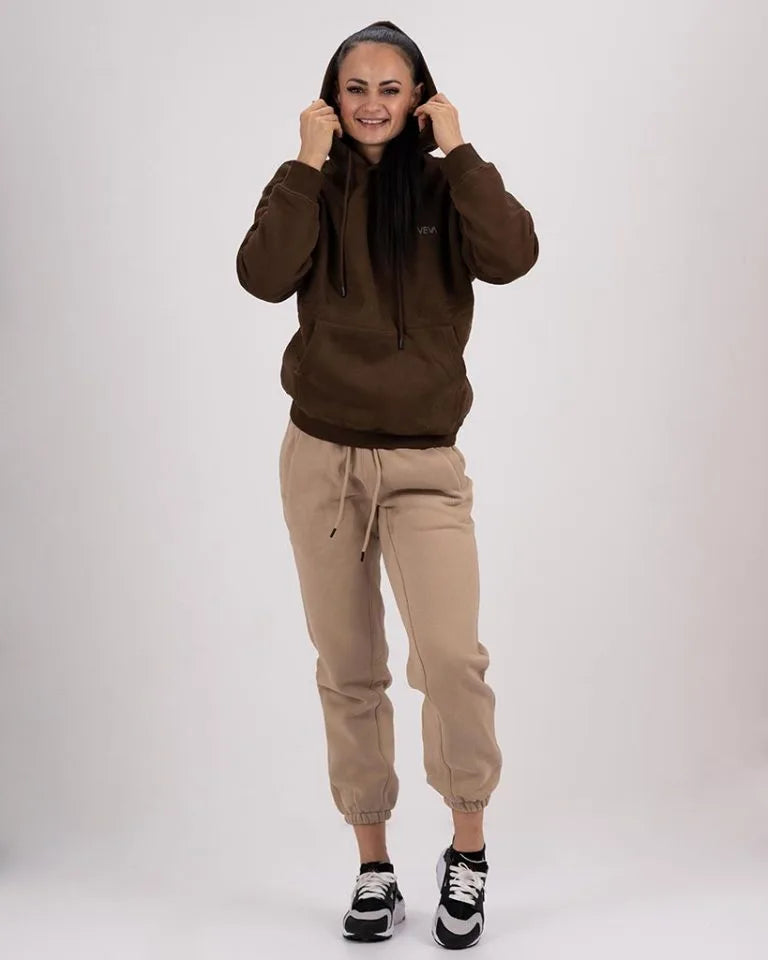 VEVAwear Soft Hoodie Earth Brown – pogled s strani