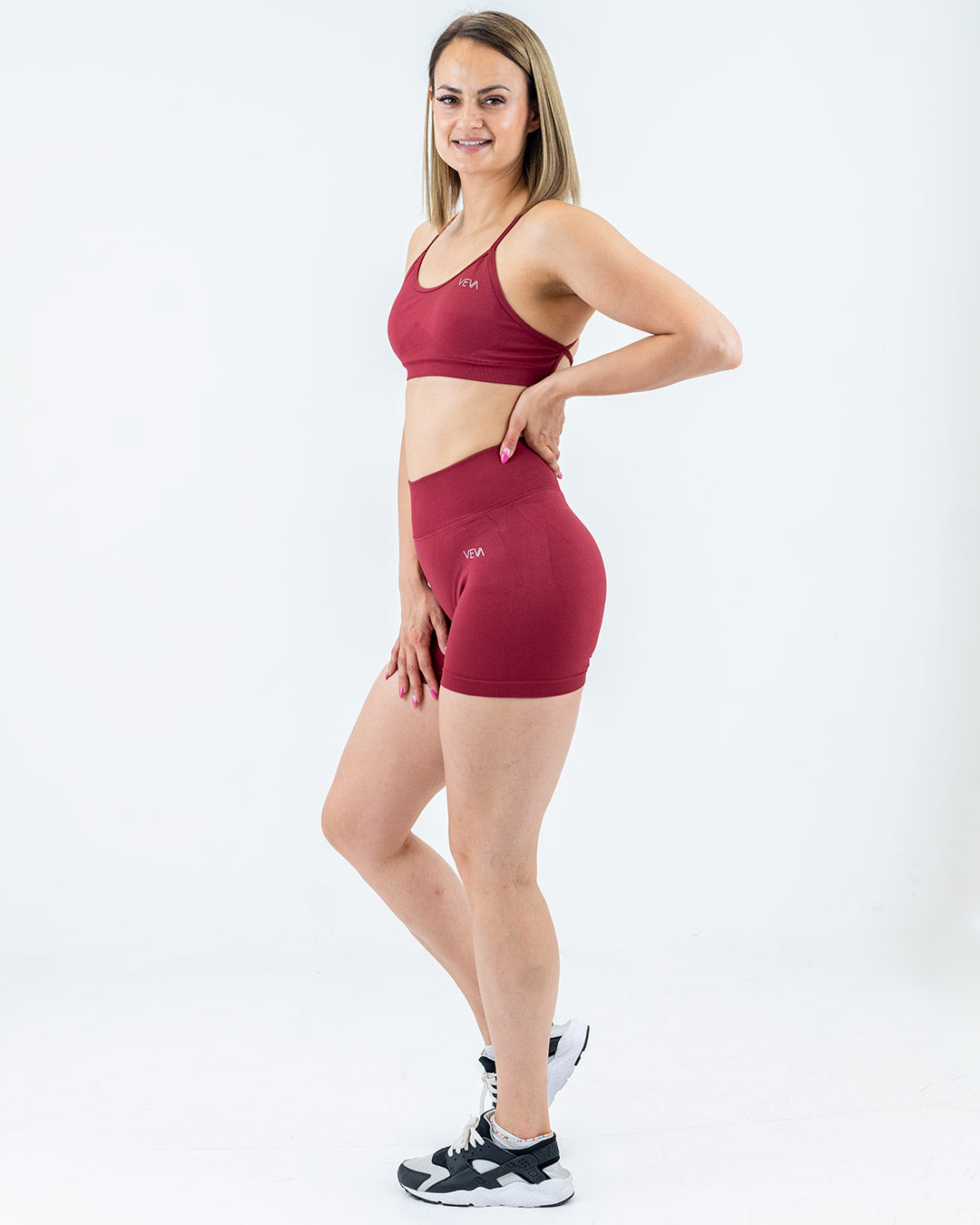 VEVAwear Shape Sports Bra Wine Red – close-up detail
