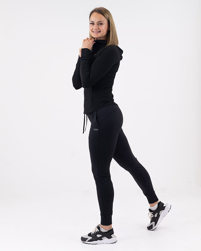VEVAwear Feather Pants Mighty Black – detajl izdelka