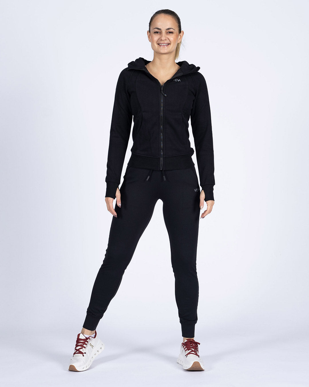 VEVAwear Motion Jacket Mighty Black – side view