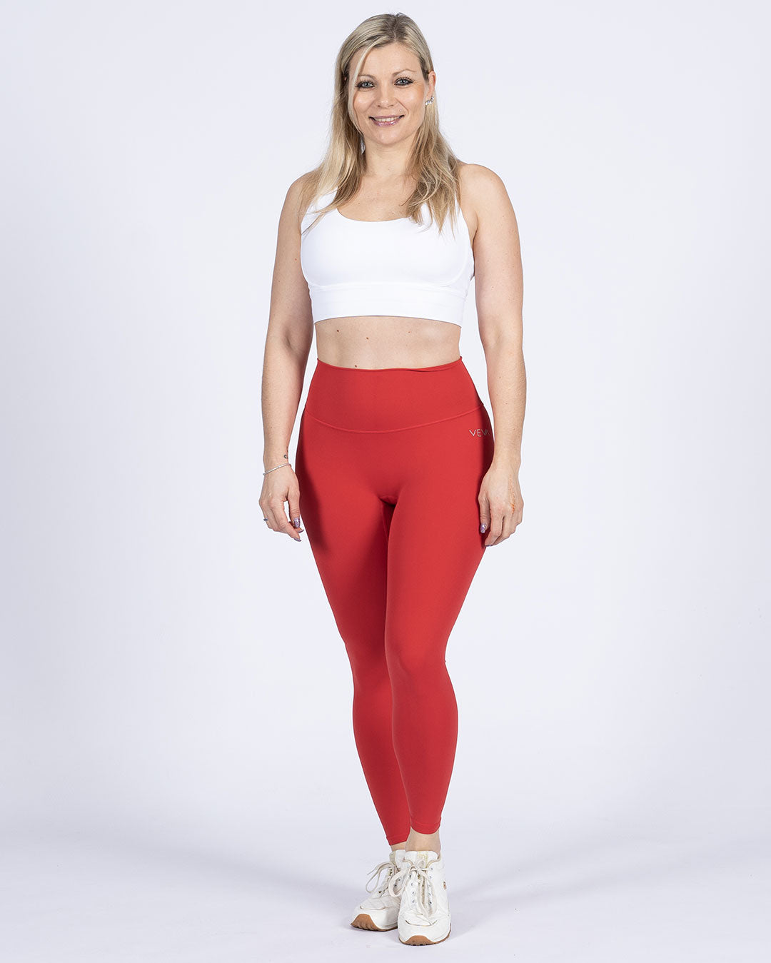 VEVAwear Feather Light Leggings Fire Red – woman wearing matching set, front view