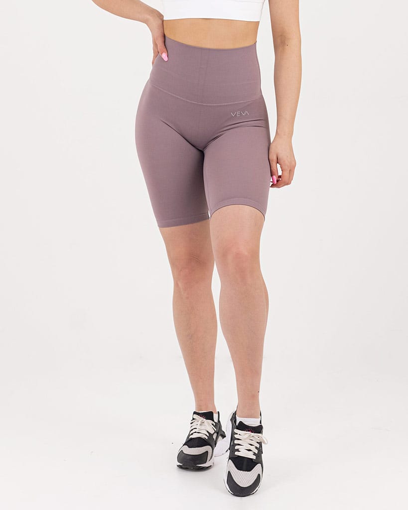 VEVAwear Feather Light Shorts Vintage Pink – worn by model, front view